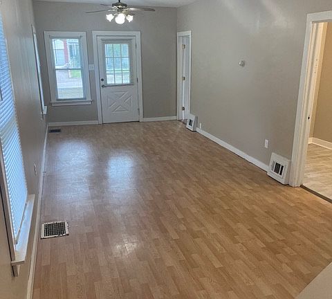 3rd image of 819 Harlow Ave