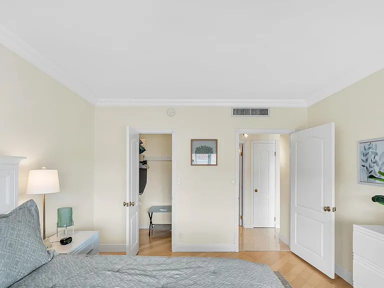 250 N Bradley Pl #402 — Photo 30
