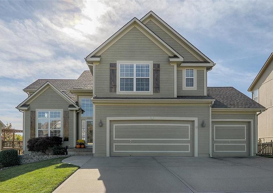 1st image of 3009 SW Saddlewood Dr