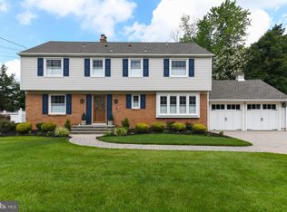 434 Westwood Dr, Woodbury, NJ 08096