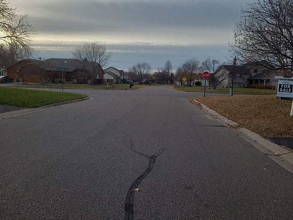 4th image of 4824 89th Cres N