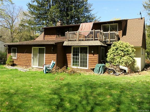 3rd image of 51 Meadow Ln