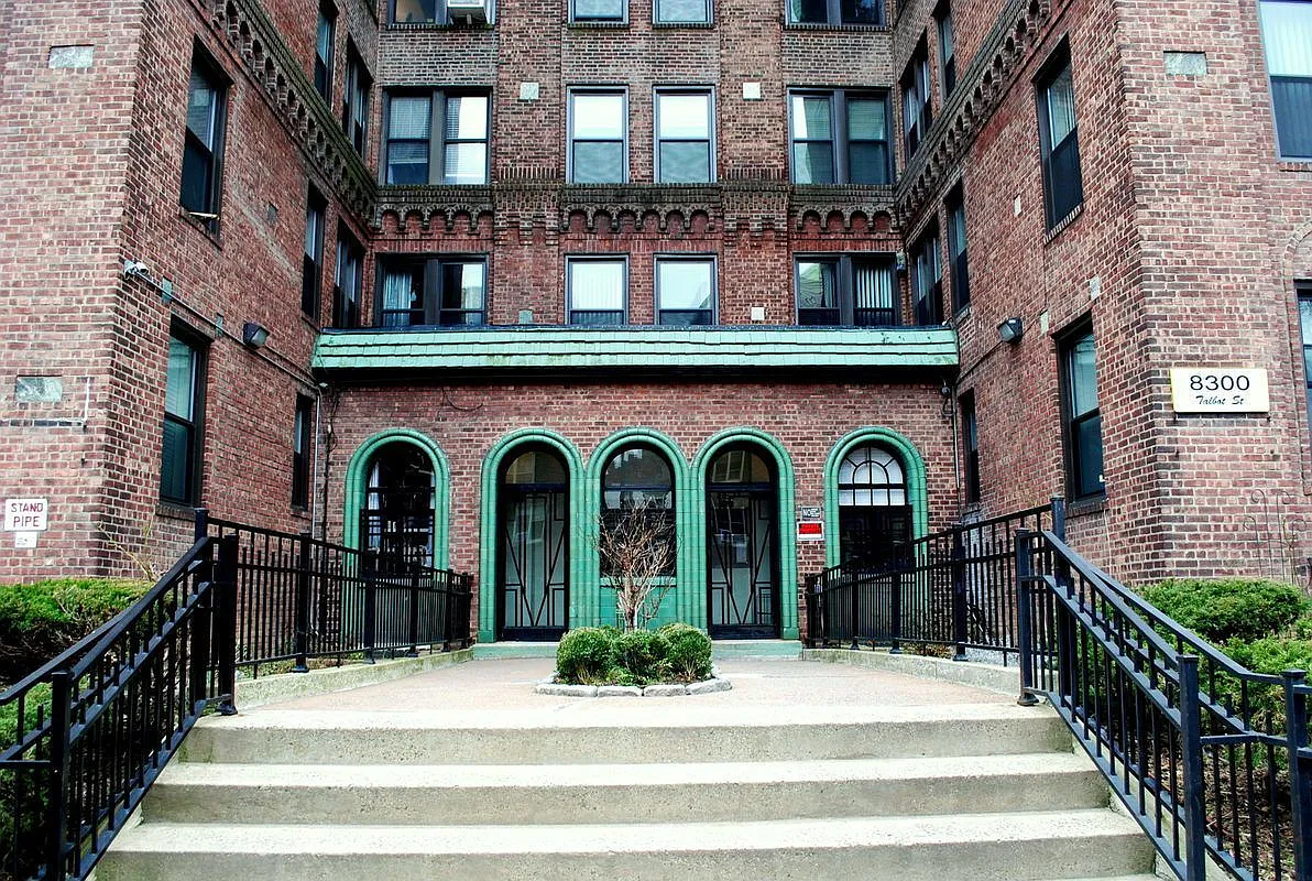83-00 Talbot St APT 6G photo 1