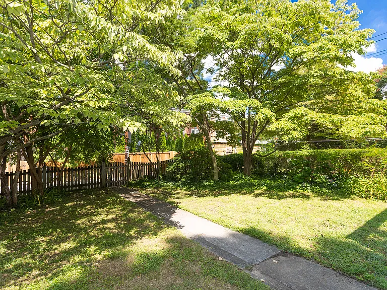138 Murdock Rd — Photo 36