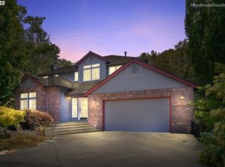 1915 NW Norfolk Ct, Portland, OR