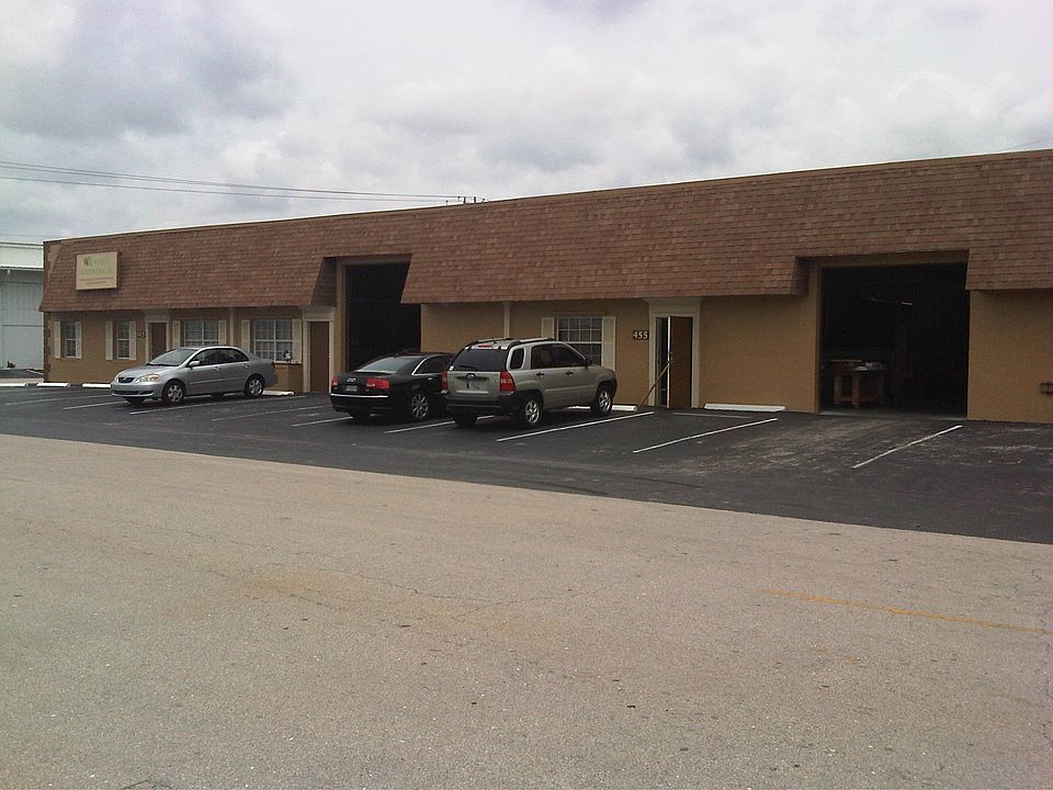 1st image of 415 NE 28th Ct
