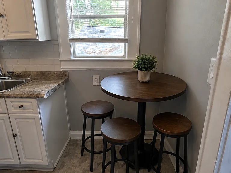1718 Pine Grove Ave #3 — Photo 6