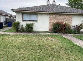 106 E Austin Ave #A, Hutto, TX 78634