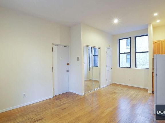4th image of 189 Waverly Pl APT 5