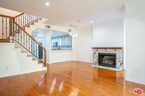 1030 S Norton Ave #6 Photo 1