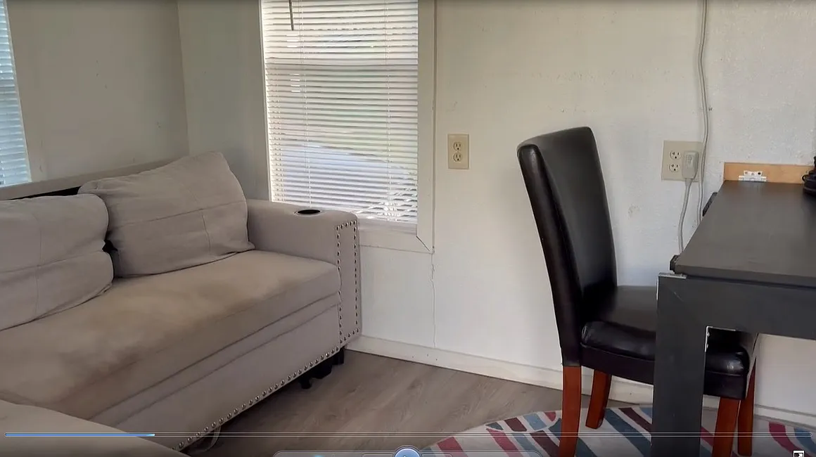 2 bed, 255 sqft, $1,200 — Photo 3