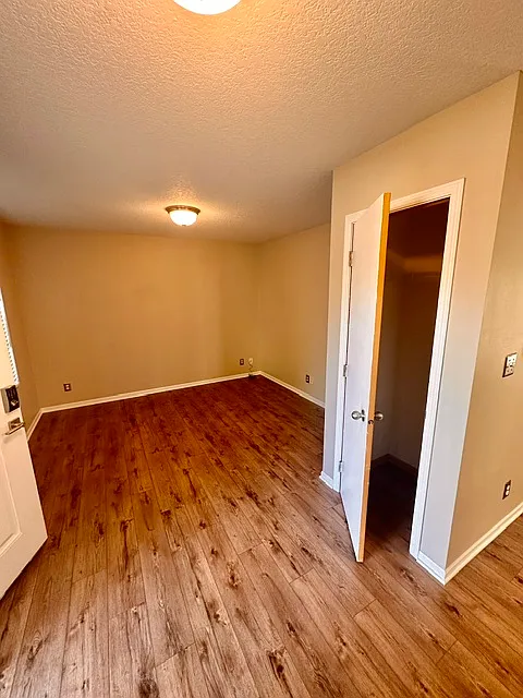 3 bed, 2.5 bath, 1456 sqft, $2,050 — Photo 2