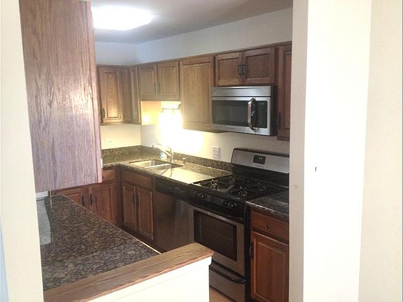 2nd image of 460 Stevenson Pl