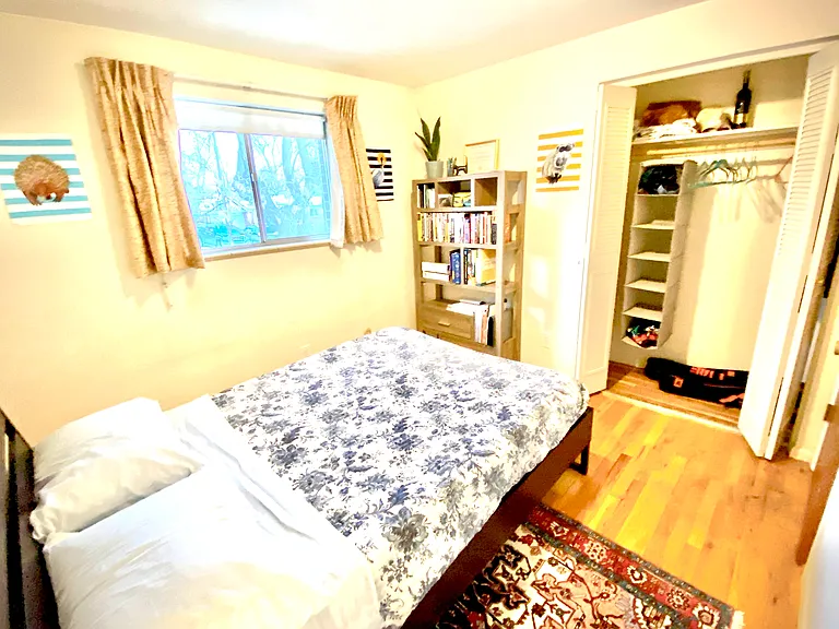 Small 2nd bedroom (unit is for rent unfurnished).