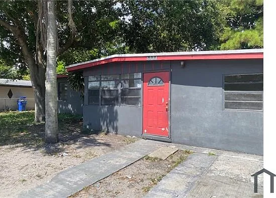 5 bed, 1627 sqft, $3,300 — Photo 1