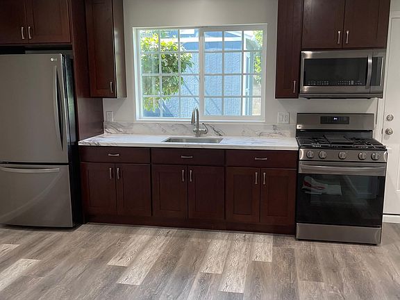3rd image of 8242 Redbush Ln #8244