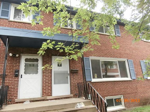 2nd image of 905 W North Ave APT D