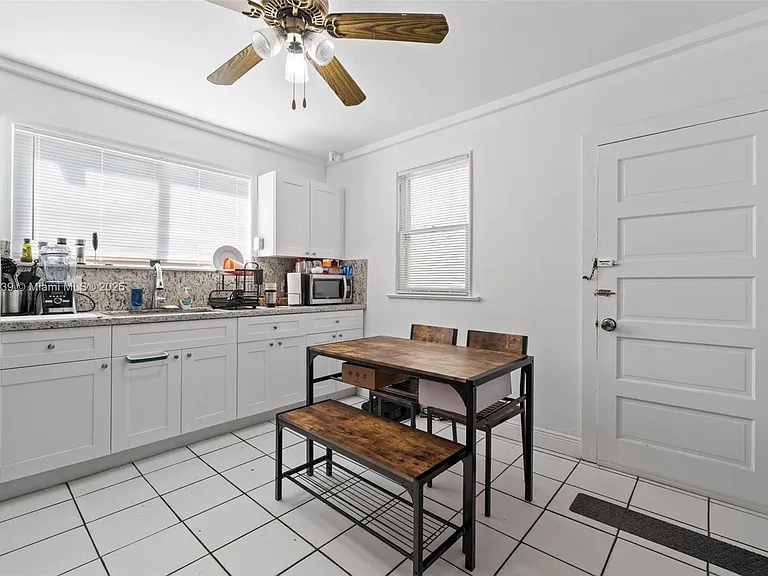 2453 SW 17th St #2 — Photo 3
