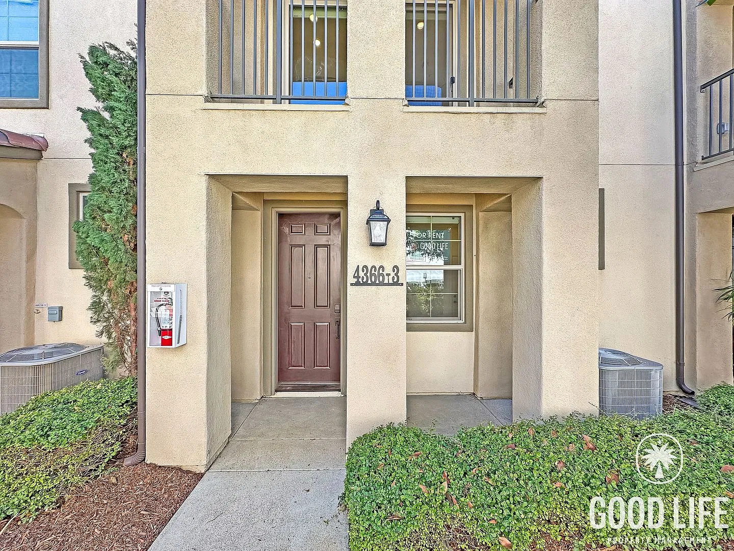 Sd: 2bd/2ba Townhome In Oceanside W/ Top-Floor Primary Suite & Covered Balcony! — Photo 1
