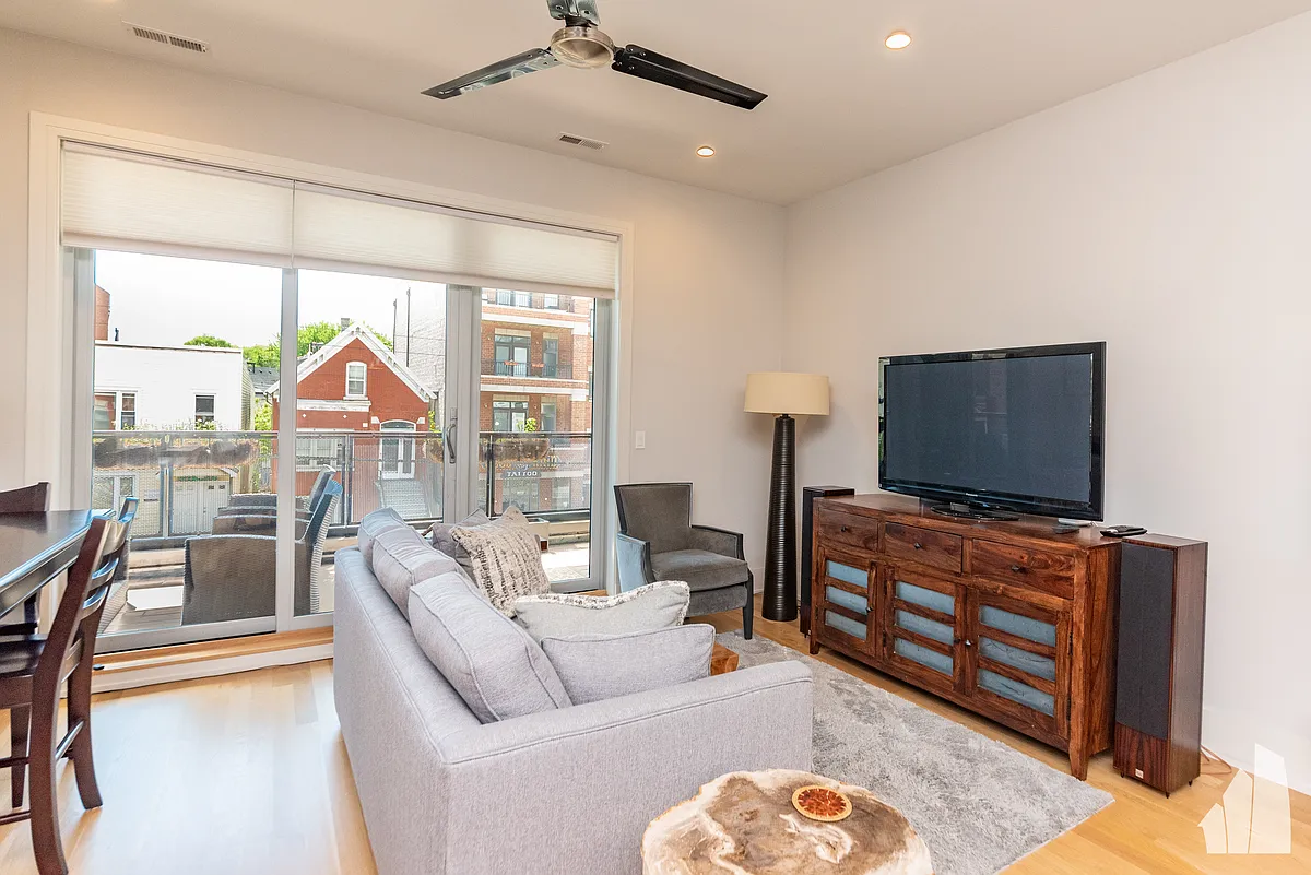 Building Photo - 3049 N Clybourn Ave #1