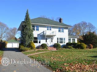 29 Benson Ave, Sayville, NY 11782