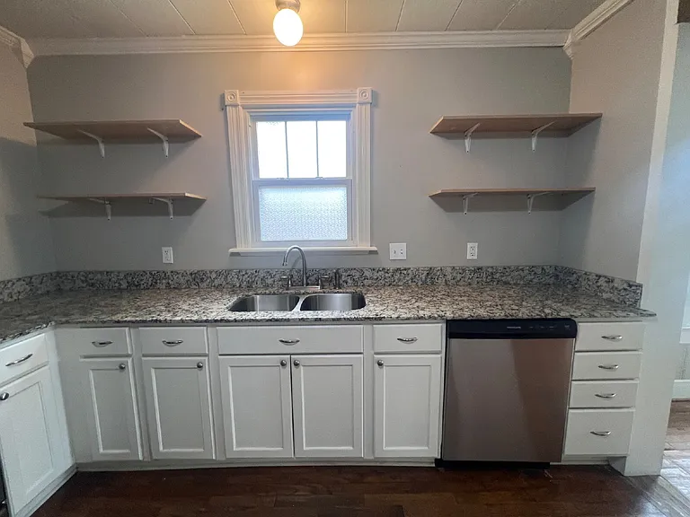 912 General Mouton Ave — Photo 9