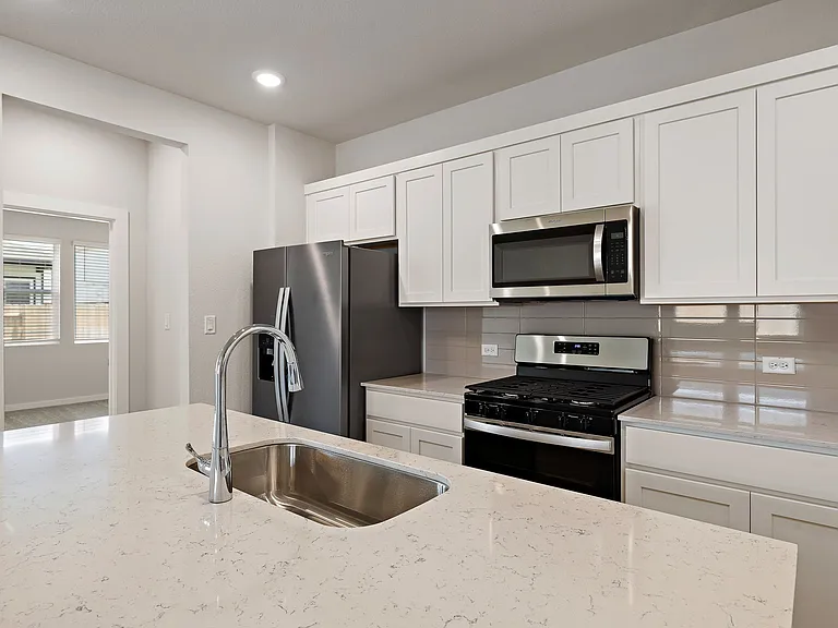 2415 Ekvall Dr — Photo 2