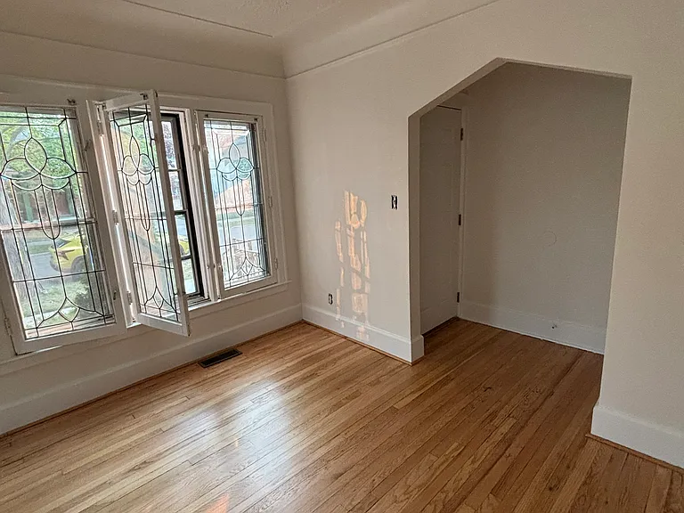 1402 Somerset Ave — Photo 4