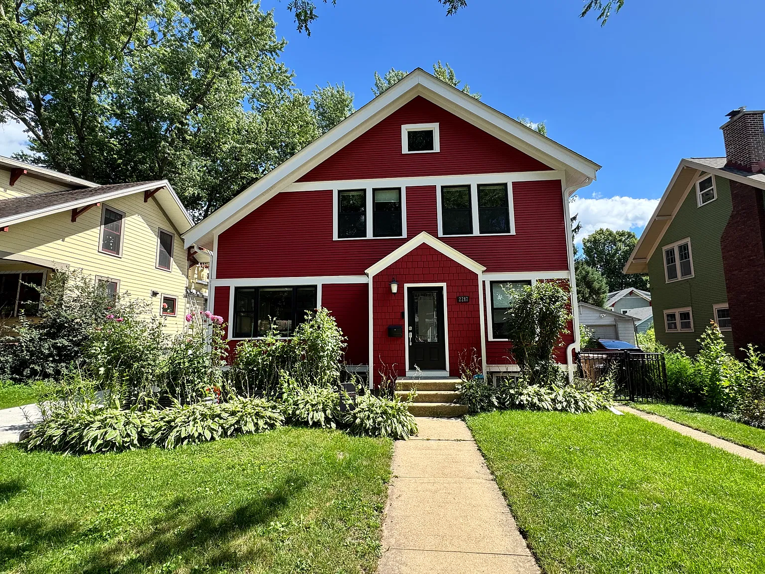 3 bed, 1.5 bath, 1560 sqft, $3,950 — Photo 1