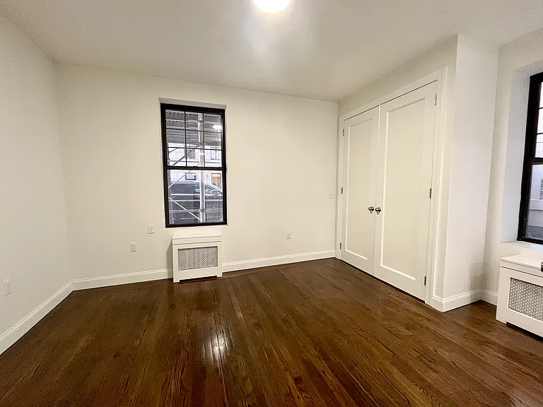 574 W End Ave #2 — Photo 8