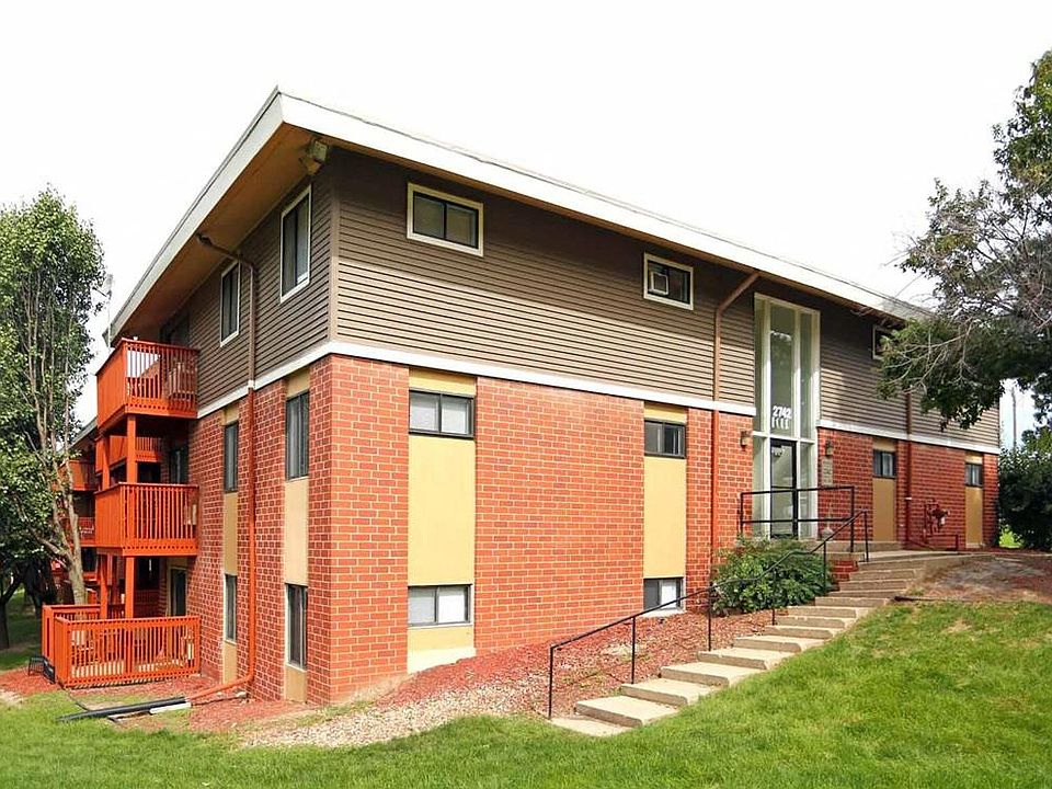 Welcome to Gray's Lake Apartments