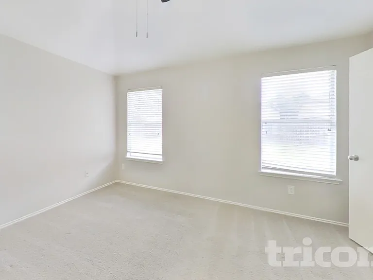 1403 Glens Ferry Ln — Photo 7