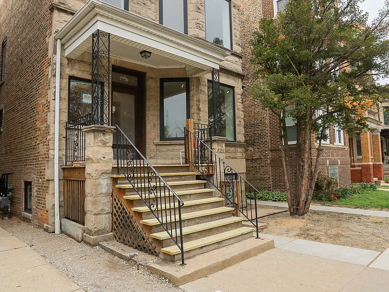 2230 W Wilson Ave #G — Photo 15