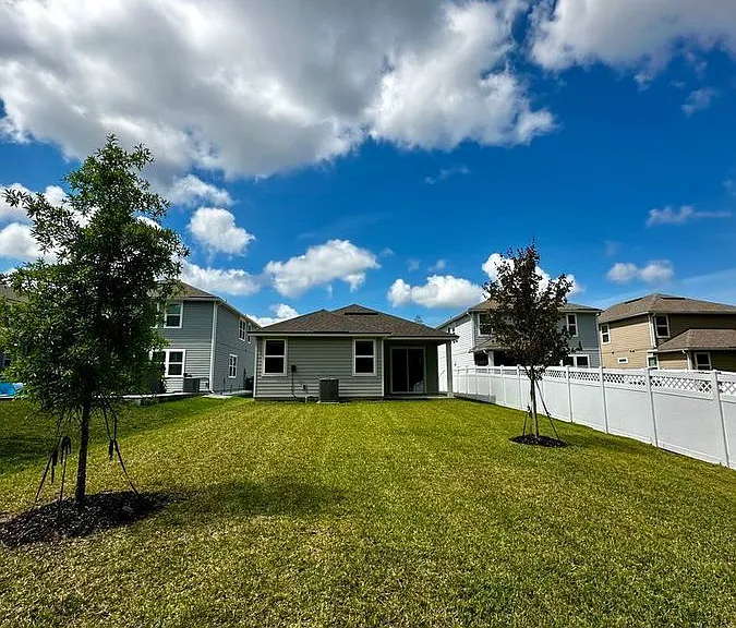 319 Greenway Ln — Photo 26