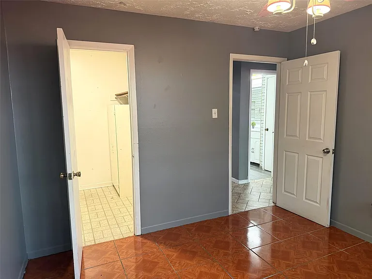 10606 Kirkshire Dr — Photo 18
