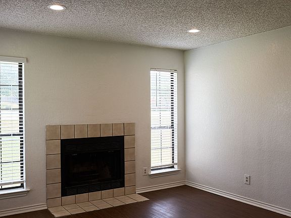 3rd image of 900 Kilkenny Ct APT D