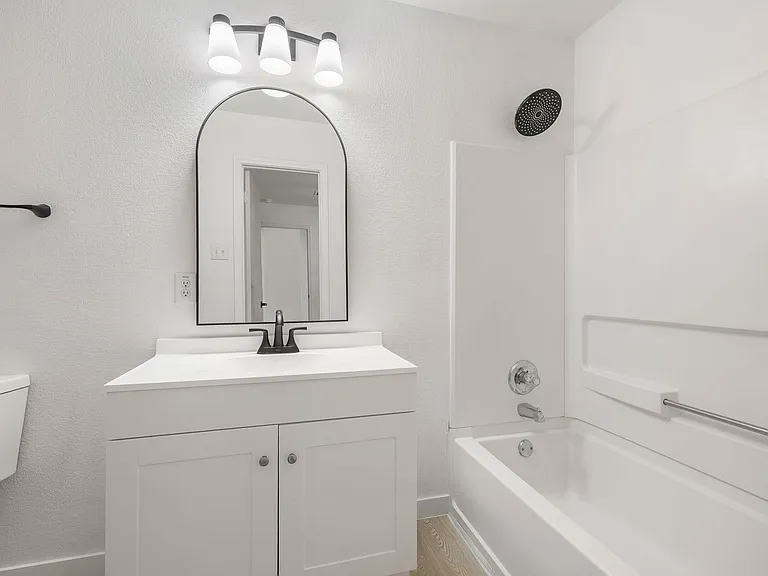 13421 Alysheba Dr — Photo 19
