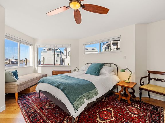 3rd image of 3459 River Rd W #15