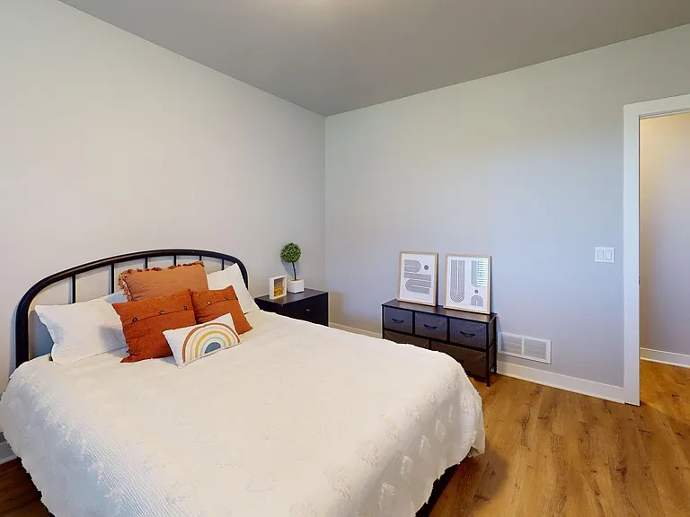 103-173 Drumlin Cir — Photo 8