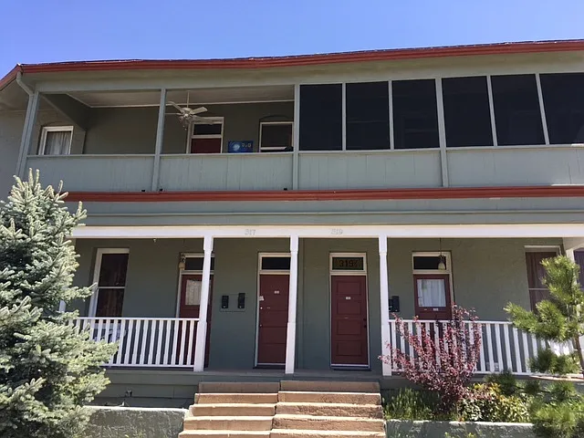 PM16-00033H: 317-319 Montezuma — Photo 1