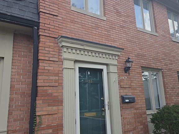 2nd image of 1155 Canterbury Sq S