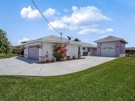 3rd image of 1436 SE 13th Ter