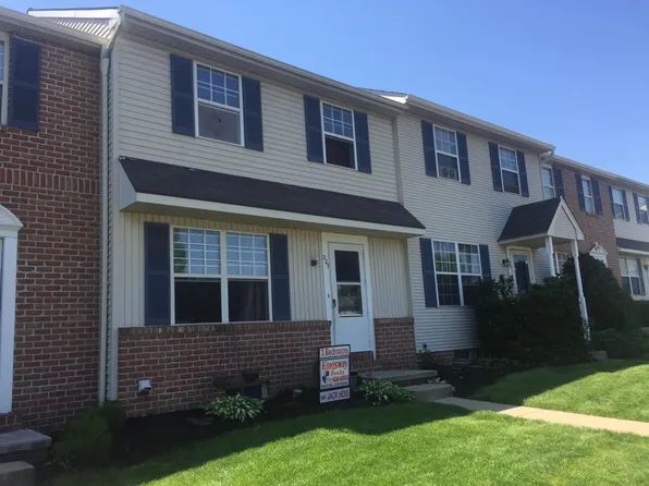 227 Greenland Dr, Lancaster, PA 17602