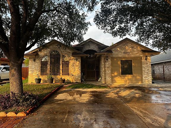 2nd image of 10203 Center Rd