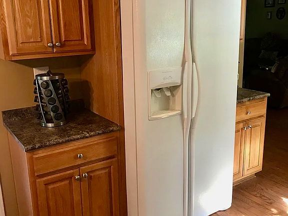 5th image of 811 Hardwood Way