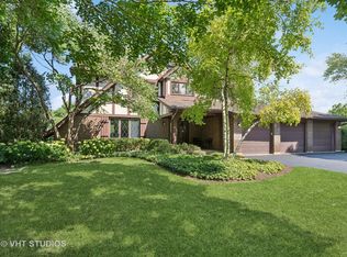 14 Trent Rd, Hawthorn Woods, IL 60047