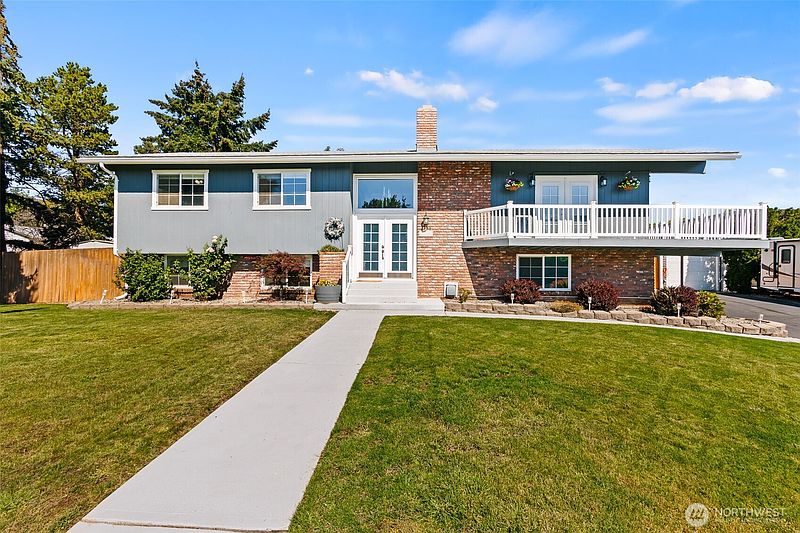 2nd image of 1204 N Vista Road