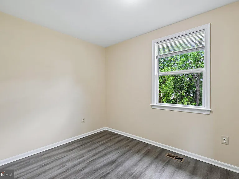8805 Bolero Ct — Photo 33
