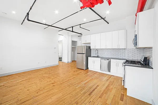 Rented by Mirador Real Estate | media 12