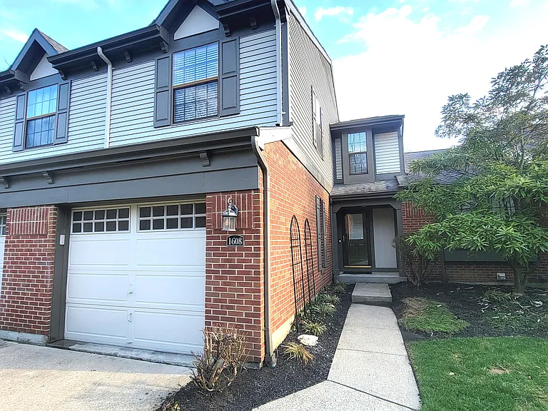 1608 Shady Cove Ln — Photo 2